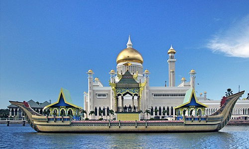 Omar Ali Saifuddien Mosquein Brunei